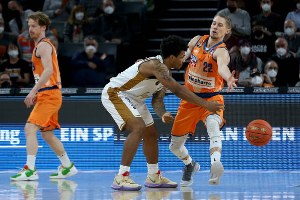 大交易陷僵 大交易陷僵