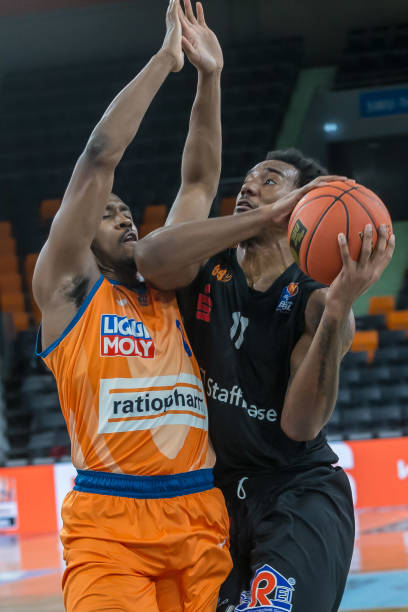 凿证据的支 凿证据的支